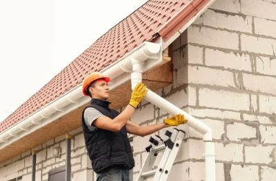 Pose et remplacement de gouttières à Langy